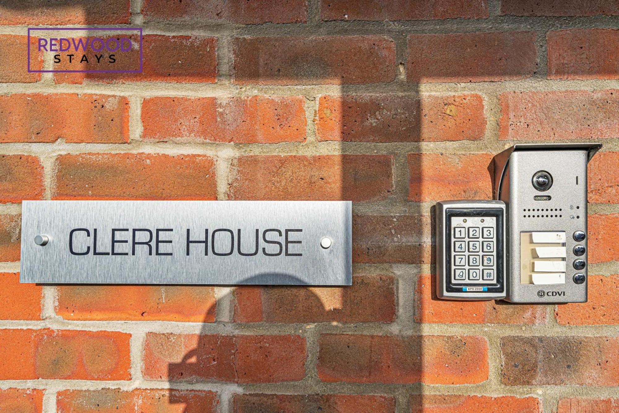 Redwood Stays: Modern Serviced Apartments with Free Parking & Streaming Basingstoke Exterior photo