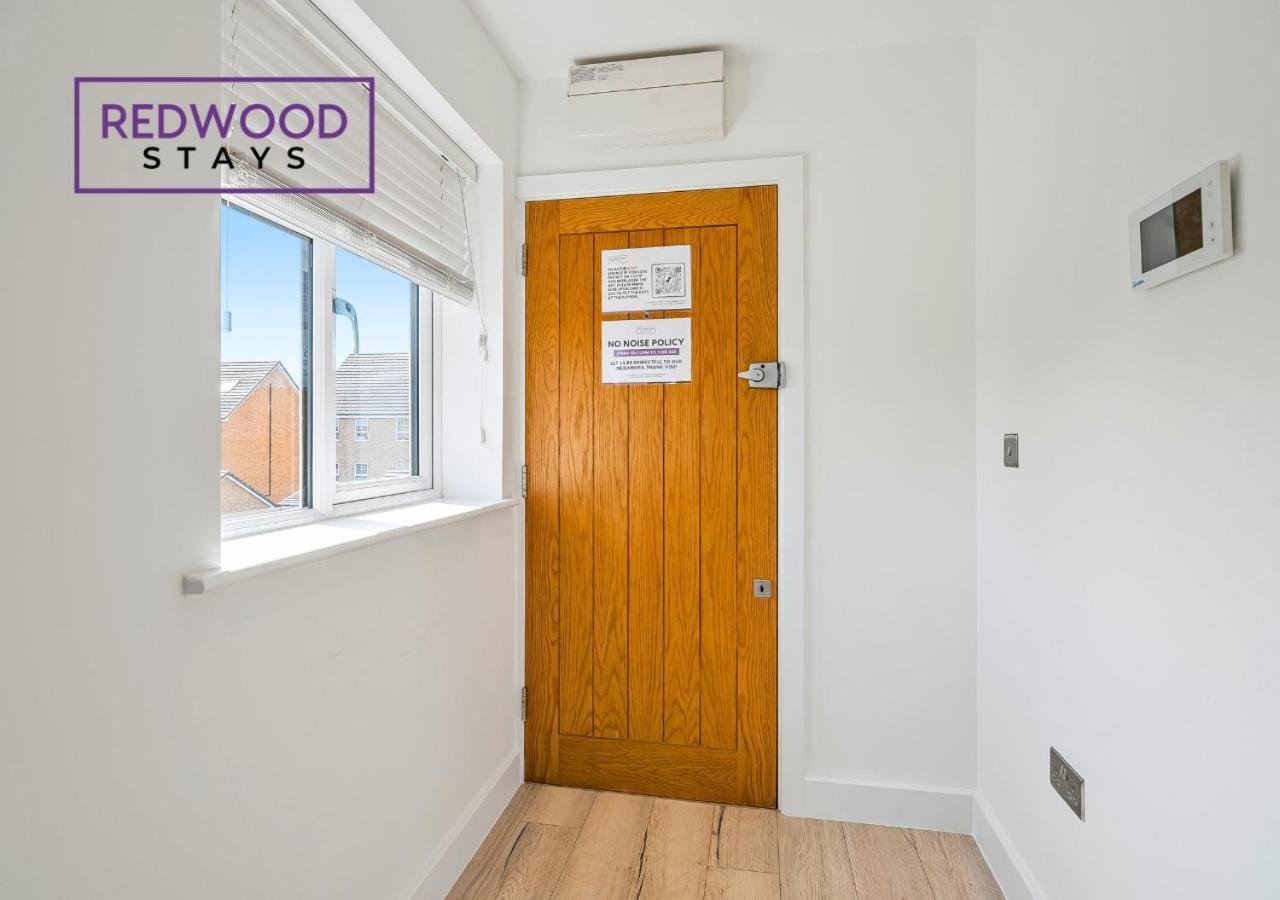 Redwood Stays: Modern Serviced Apartments with Free Parking & Streaming Basingstoke Exterior photo
