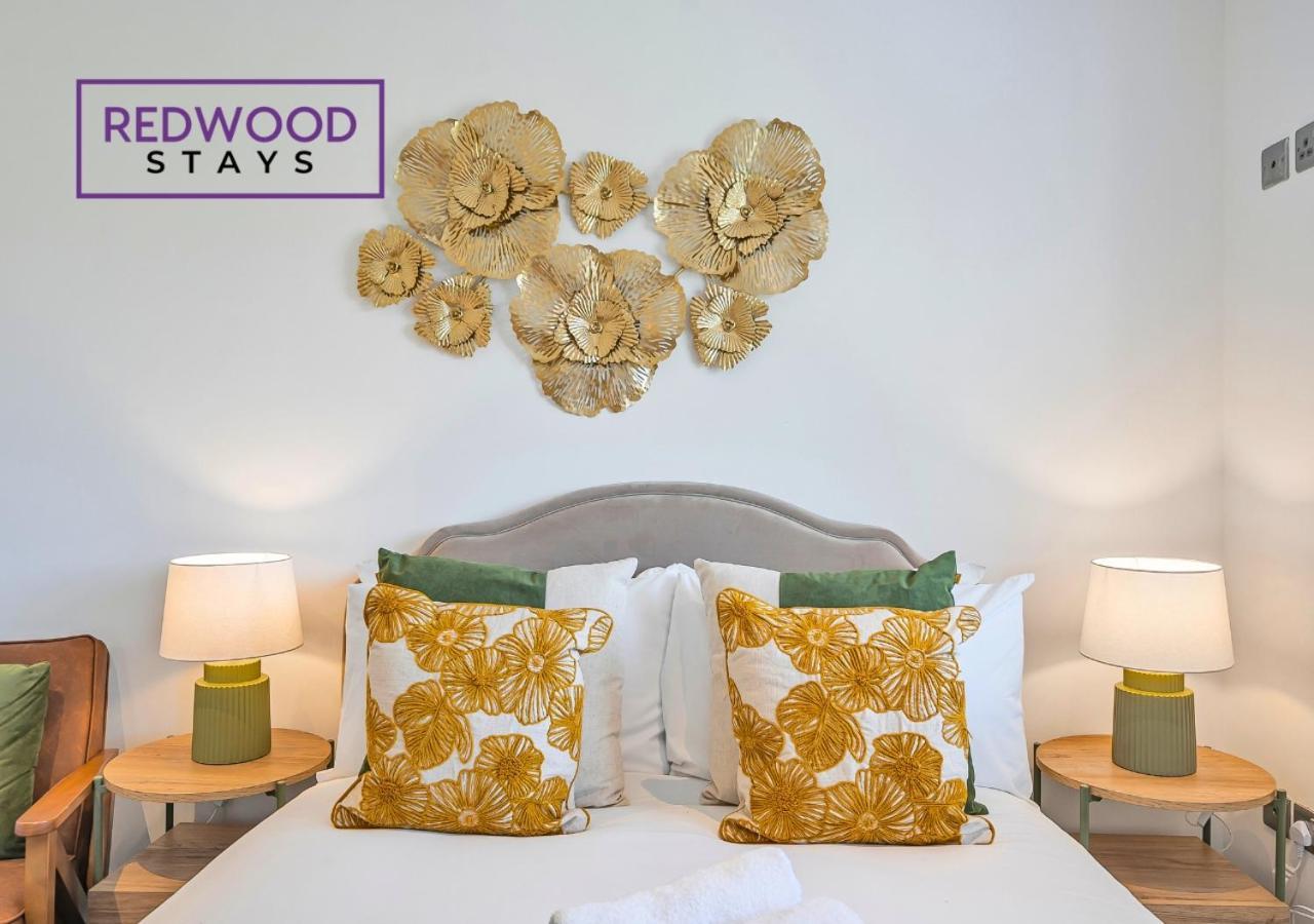 Redwood Stays: Modern Serviced Apartments with Free Parking & Streaming Basingstoke Exterior photo