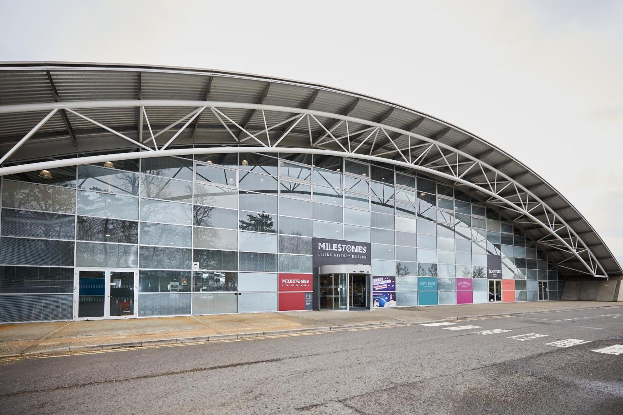 Redwood Stays: Modern Serviced Apartments with Free Parking & Streaming Basingstoke Exterior photo